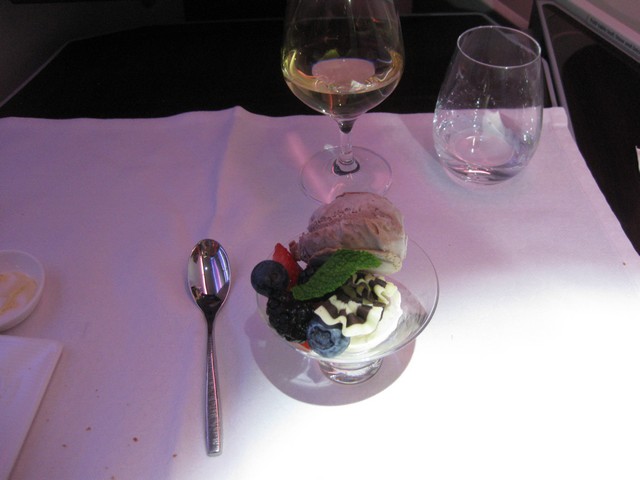 Abendessen (Dessert) Business-Class / QR301 HEL-DOH