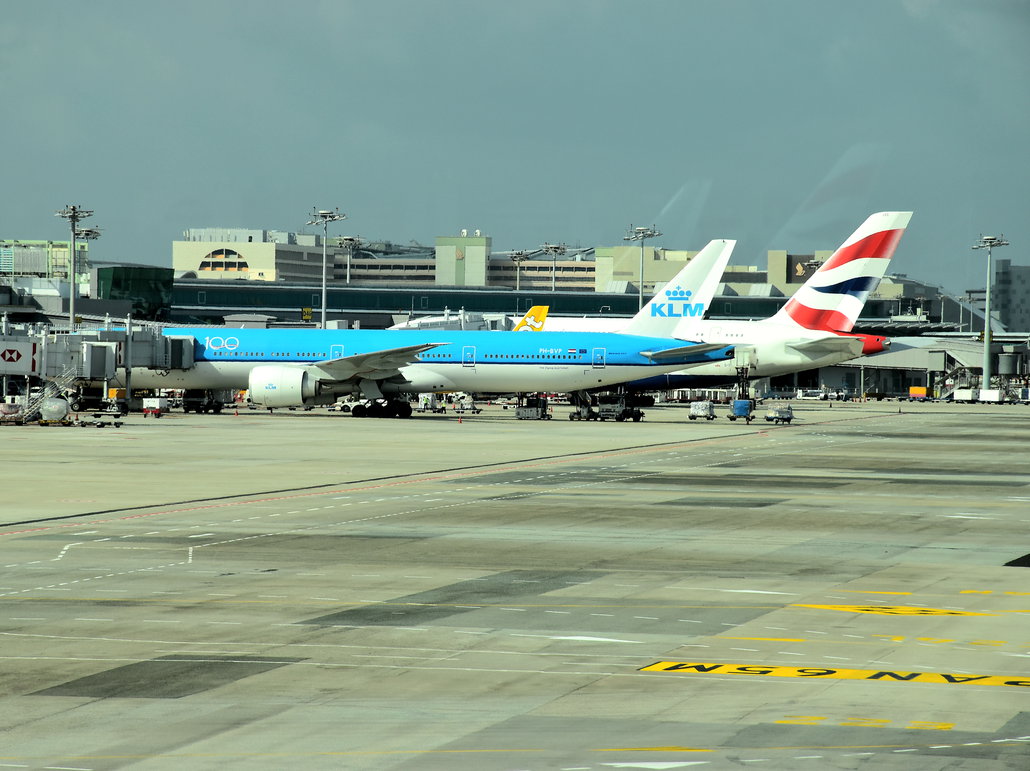 Flugzeuge am Flughafen Singapore Changi